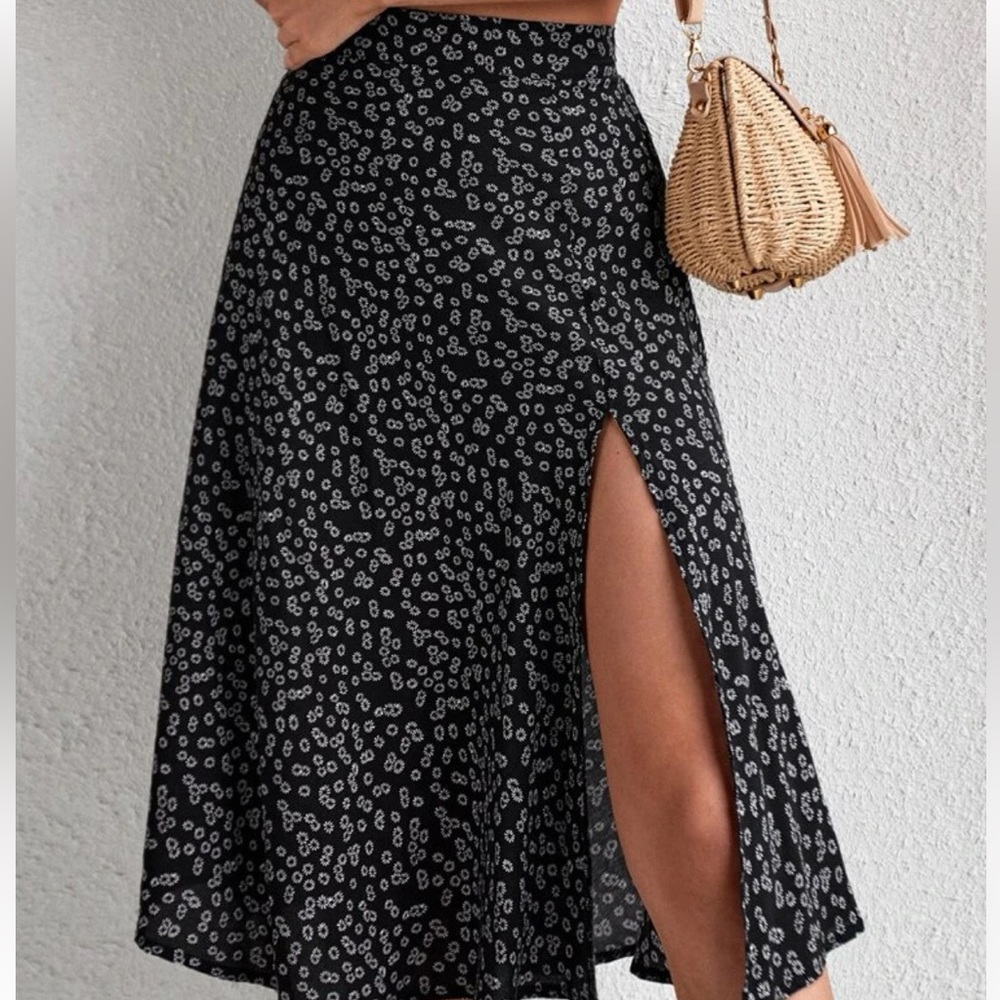 MIDI floral skirt with slit